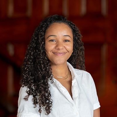 nikki-headshot